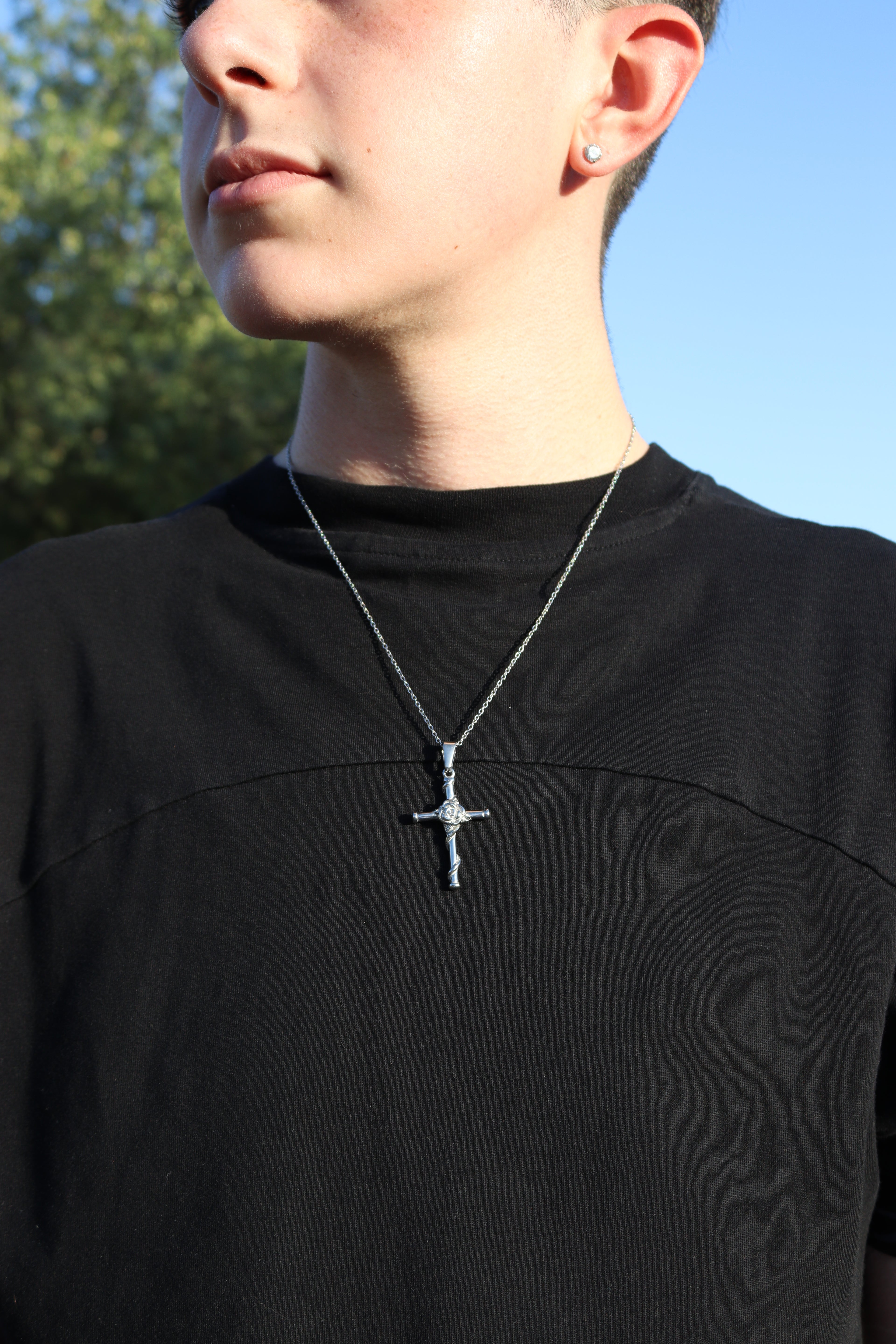 Colgante Cruz de Rosa Plata