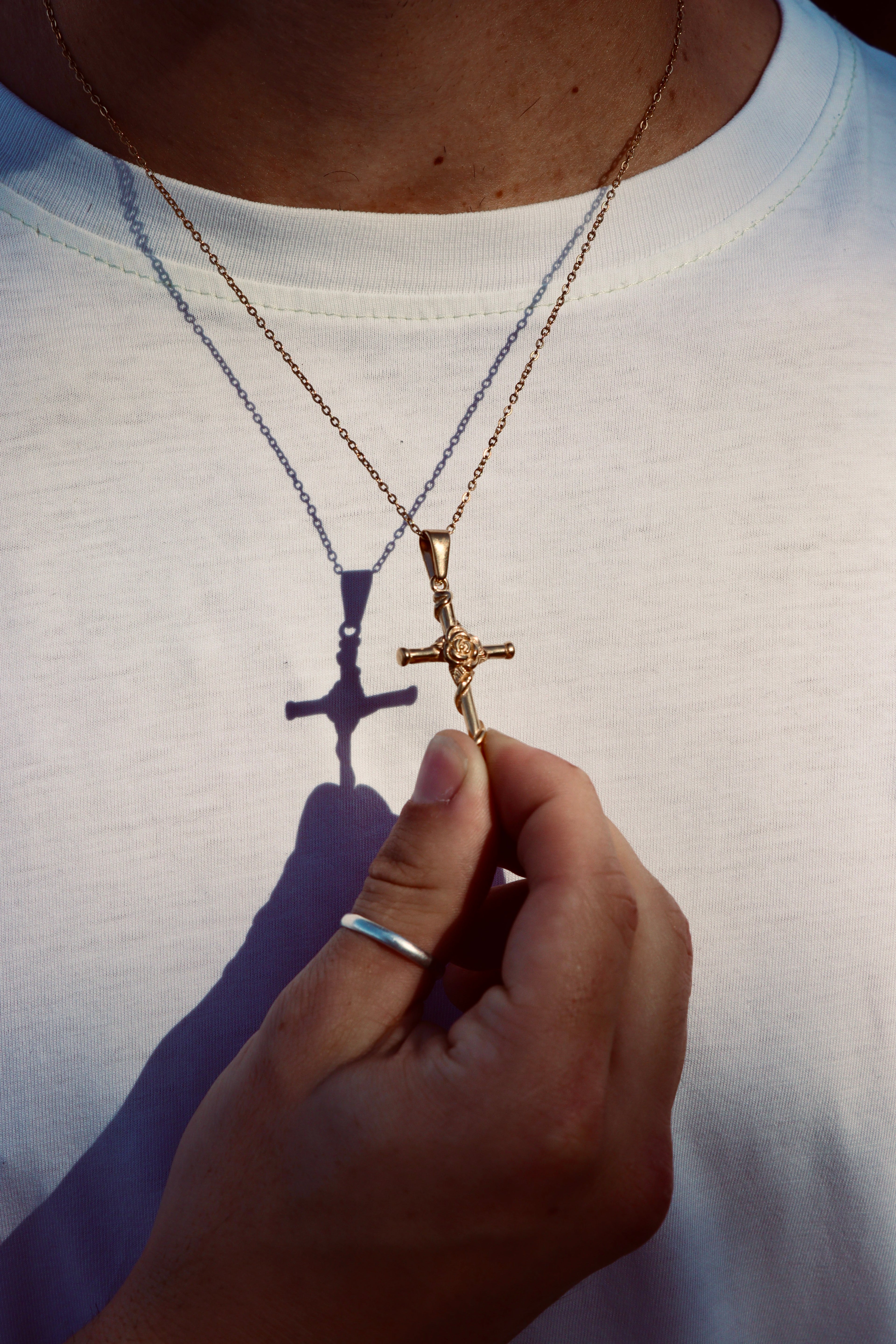 Colgante Cruz de Rosa Oro