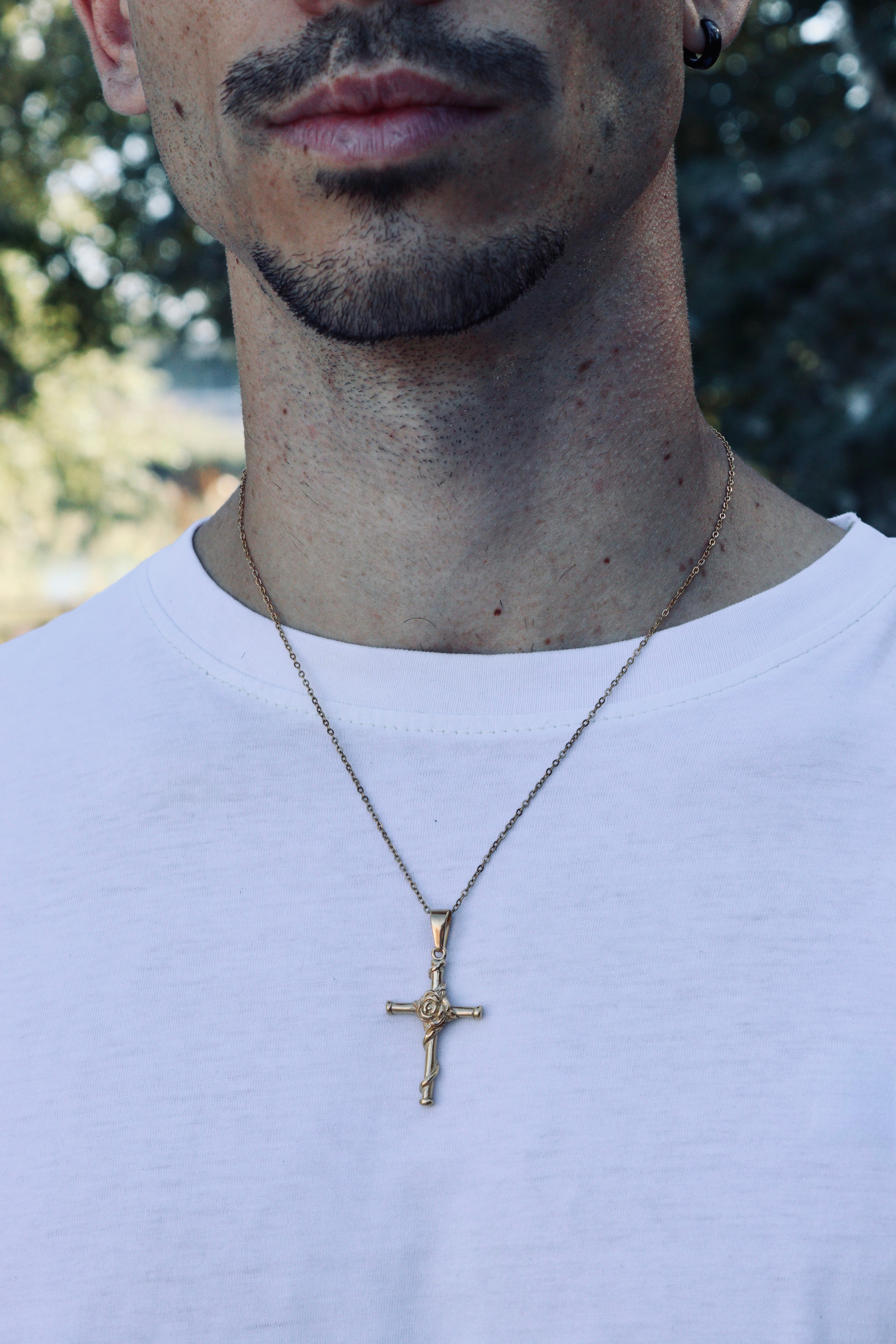 Colgante Cruz de Rosa Oro