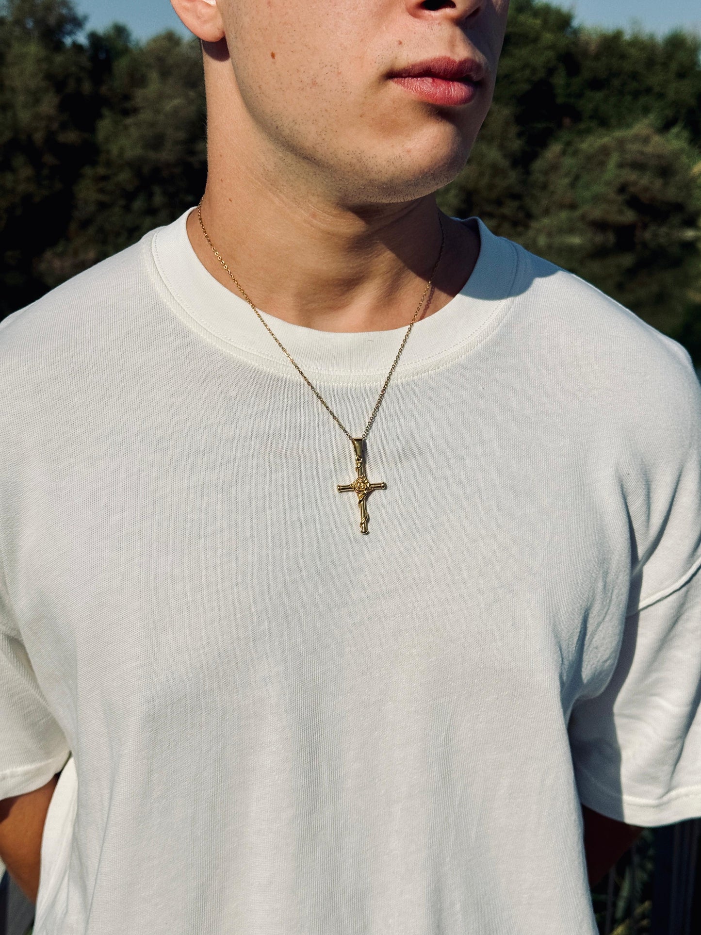 Colgante Cruz de Rosa Oro